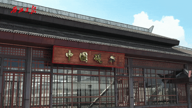 f7ece5c18c52ca14988876ff63f86dbd.gif