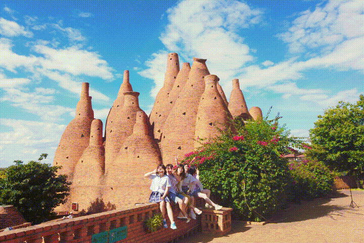 03c2362bf44de4912c6a8ea40216ac16.gif
