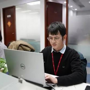 每周工作4.5天，休2.5天全国推行？人社部答复来了