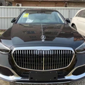 新迈巴赫S480实车曝光，也有大饼轮毂，可和E级也太像了吧？