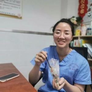 核酸检测员的工作长啥样？一个动作冲上热搜