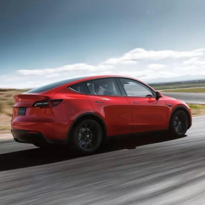 特斯拉 Model Y 7 座版曝光：腿部几乎没有一点空间