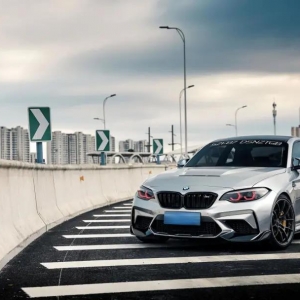 来个狠车！宝马超强小轿跑驾到！网友惊呼：交友神器！