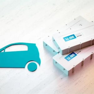 动力电池市场“开挂” 头部企业进入“决战赛道”