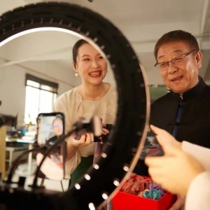 千万“刘畊宏女孩”背后：抖音“兴趣电商”如何追求社会价值？ ...