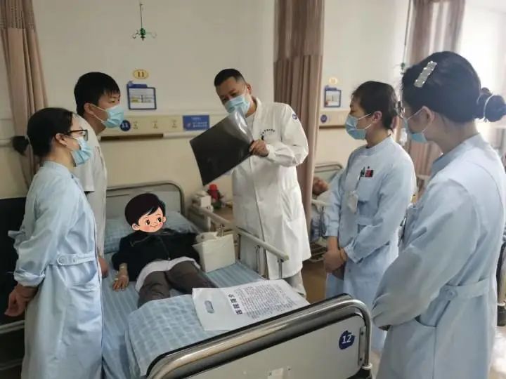 小心！一个小动作，男童得甲沟炎差点要截指……