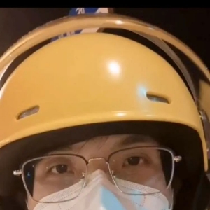 ​“有危险赶紧走…”火灾现场的外卖小哥找到了！