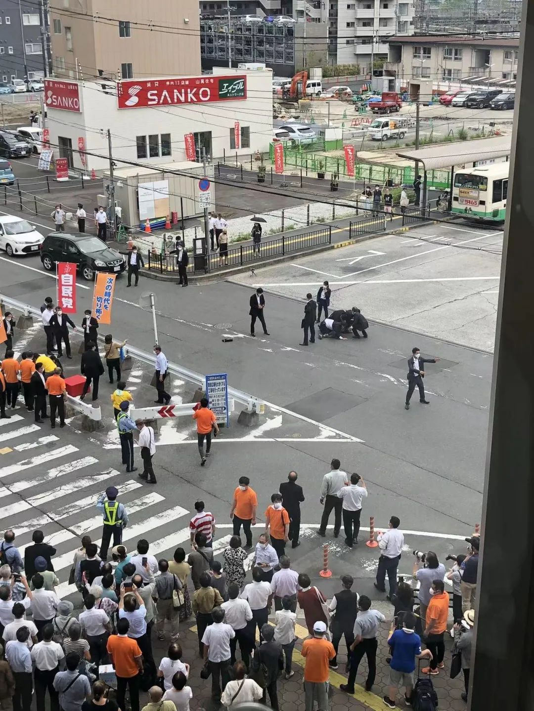 突发！日本前首相安倍晋三胸部中枪，目前已经没有生命体征 ... ...