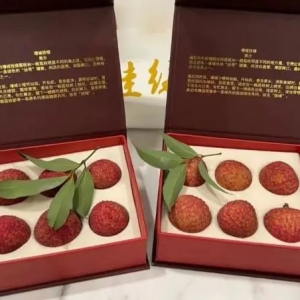 1049元挂绿荔枝2天卖空，曾拍卖出55万一颗“天价”