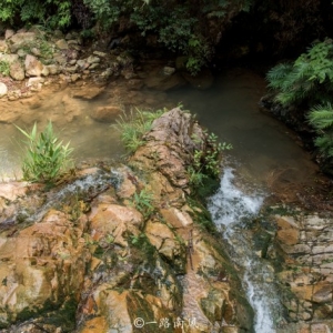 佛山旅游发现“广东九寨沟”，1.28公里必须涉水前行，游客很多 ...