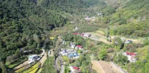 走进乡村看变化｜楼房沟民宿：小山沟“变身”旅游景区，村民在家门口当起“管家” ...