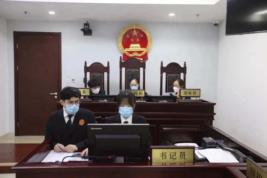 全国首例，终身禁业！