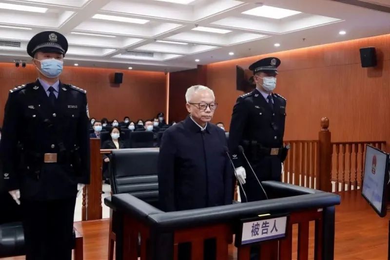 退休副部，获刑14年