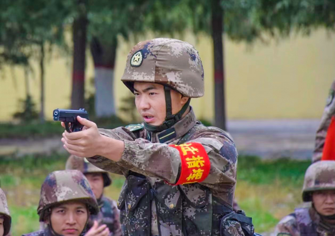 搬砖少年成长为侦察排长，他的故事太热血！