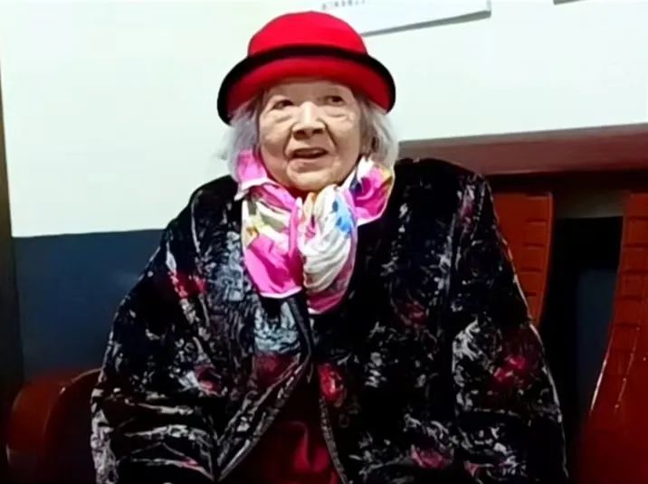 捐出百万存款的长沙93岁奶奶去世，同事：她有新衣服也舍不得穿 ...