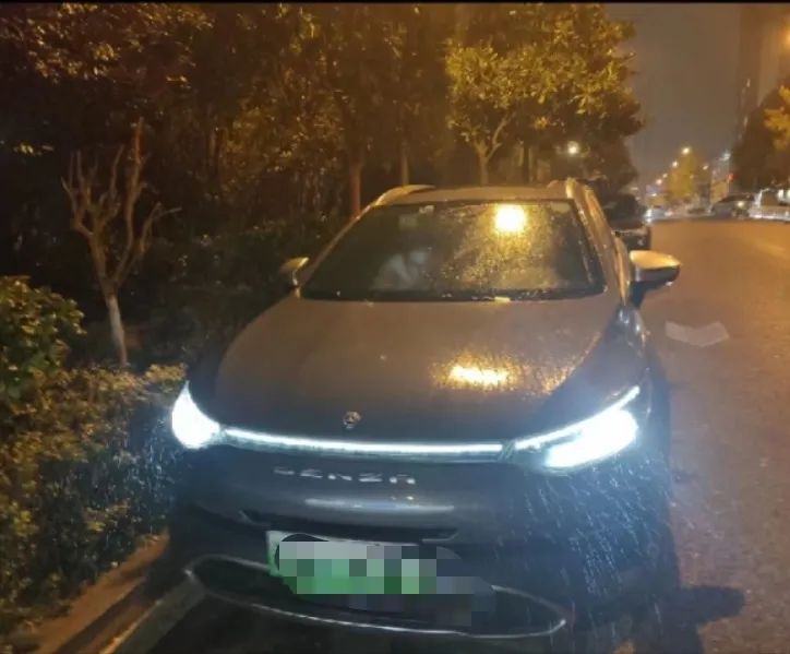 长沙老板气炸！离职员工开走公司挂靠在她名下的车还挑衅：你这个法盲 ...