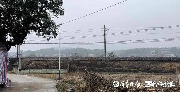 15岁高中生失踪事件最新进展！每天上千人冒雨上山拉网式搜寻 ...