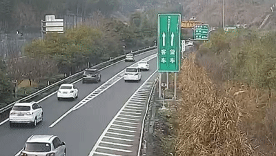 “速度提不起来开慢车道上去！”交警霸气怒吼，网友：好听 ...