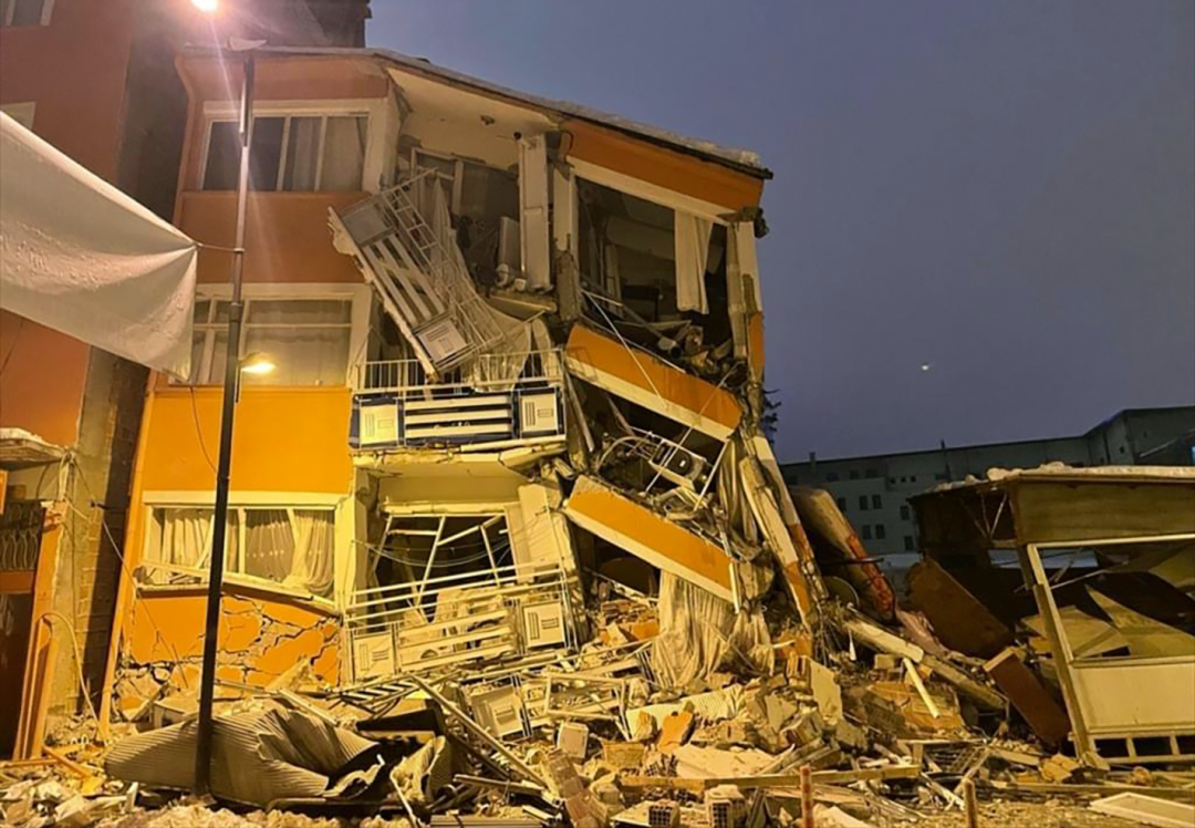 相当于130颗原子弹爆炸！世卫官员：土耳其地震死亡人数或升至2万人 ...