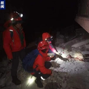关注 | 见证生命奇迹！被埋100小时后，她被救出来了