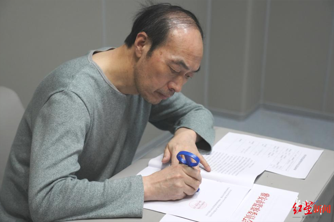 为儿媳挪用千万公款，自己受贿近600万！“明星校长”贪腐细节披露 ...