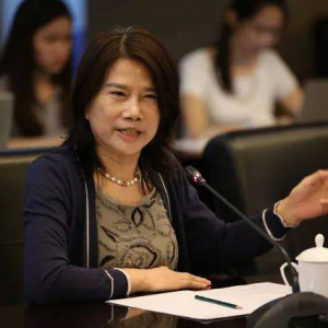 “有人把抢劫人才说成引进人才”，董明珠称员工被培养多年理应不去同业 ...
