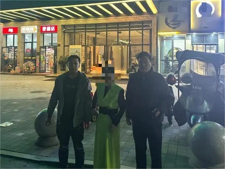婚宴主桌女嘉宾突然被抓！有人跟了她一路……