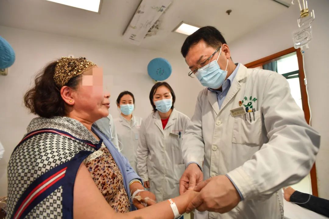 这名医生火了！一个动作坚持了10年，网友爆赞