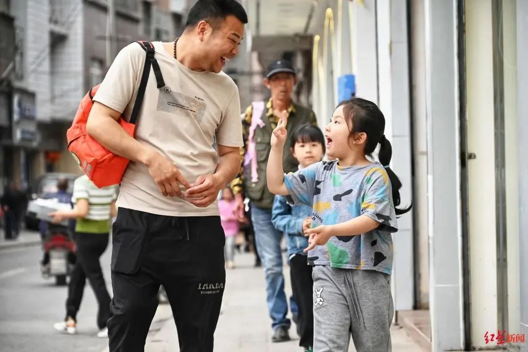 “这个女儿，是来报恩的吧…”