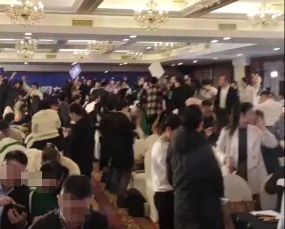 宣称“一根头发卖6.08万”！“大师”落网