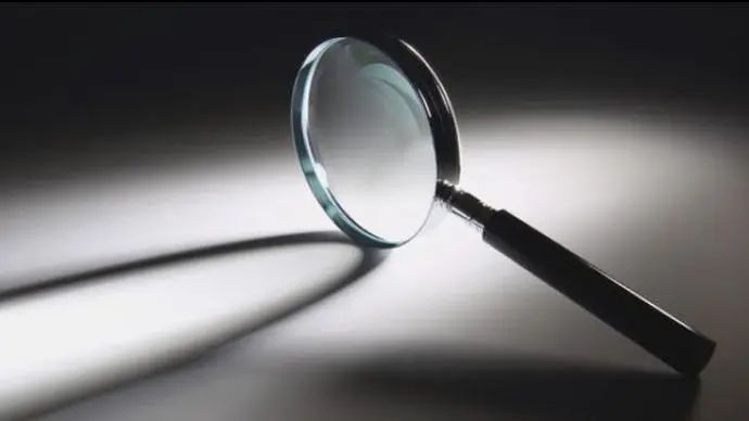 把自己收款码贴窗口，她贪了2300万！