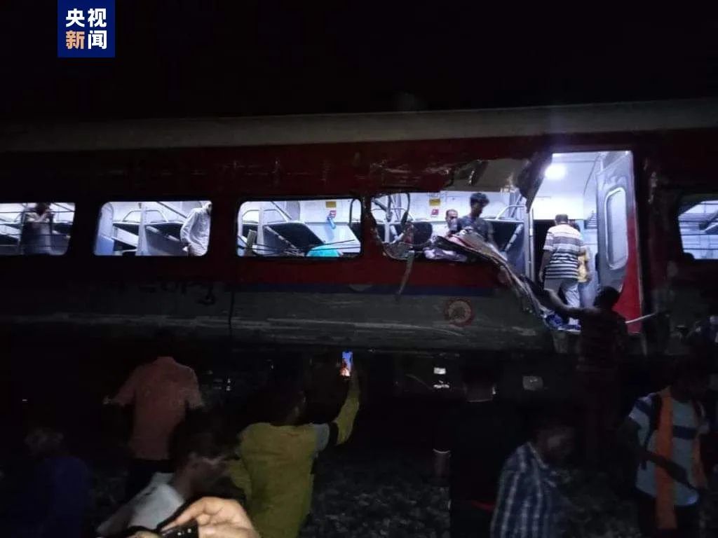 已致至少207人死亡！印度突发列车相撞事故