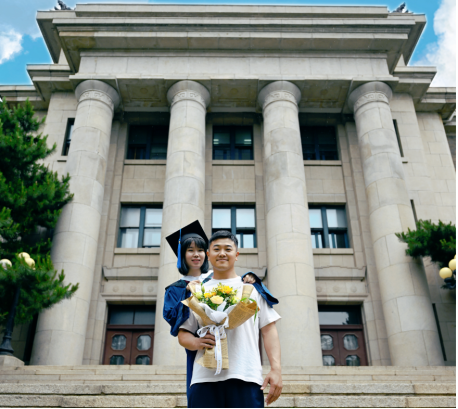 毕业旅行途中，这对情侣救回一条命！