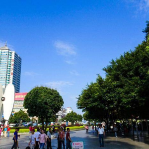 广西的“迷你城市”北海市，大量东北人退休，堪称第二个三亚 ...