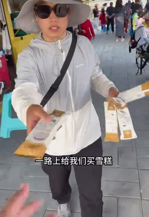 这个“傻小子”，一天涨粉过百万！他凭什么？