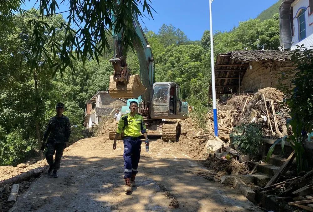 最新！重庆万州洪涝灾害已致17人死亡、2人失踪