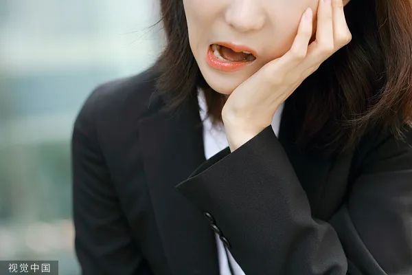 女子突然嘴歪了，以为是空调吹太久，一查竟得了癌！医生提醒 ...
