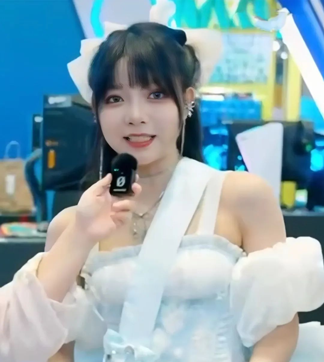 冲上热搜！这个小姐姐，找到啦