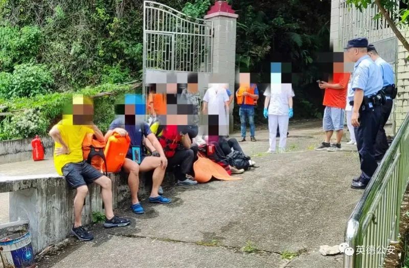 暴雨天，13人被困，获救后将被罚钱！原因是……