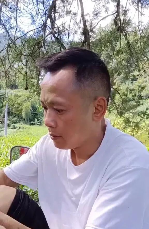 痛心！他不幸牺牲，年仅40岁，妻女看着他跳入水中……