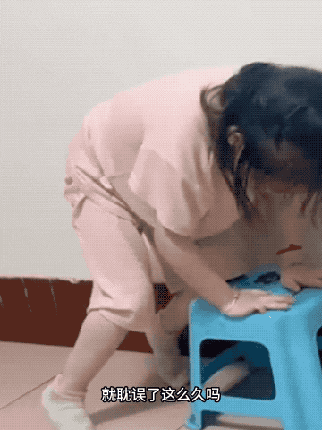 那个被诊断终生无法站立的孩子，成为一名小学生了！
