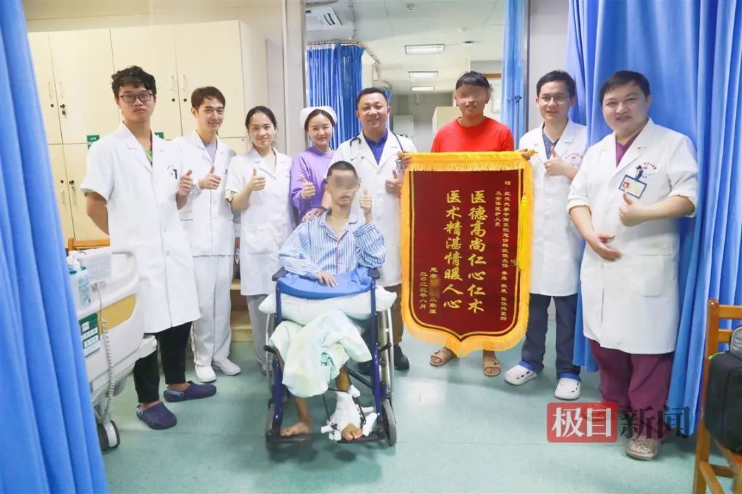 从15楼高空坠落，19岁小伙奇迹生还