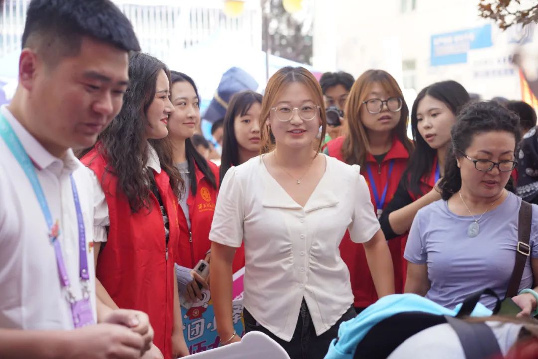 学校为了她连夜改造宿舍！这个女孩的故事不简单