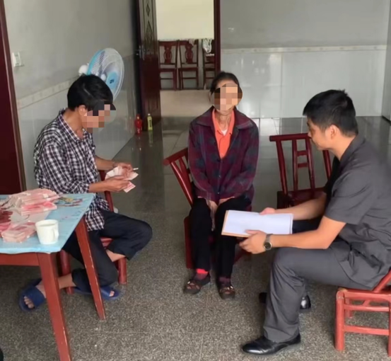 丈夫不幸工亡，妻子拿到百万赔偿款却拒分给公婆！网友怒了：吃相太难看 ... ...