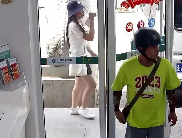 惊心！用一张业务凭证，从“男朋友”手中救下听障女子…… ... ...