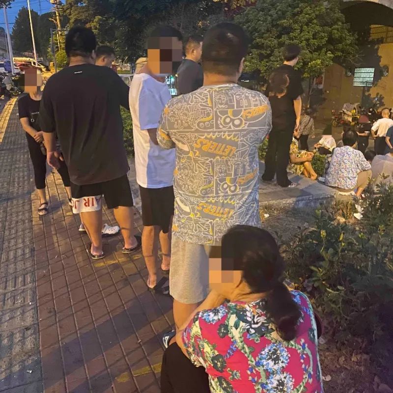 网红月饼白天排长队！被爆晚上大量卖给黄牛