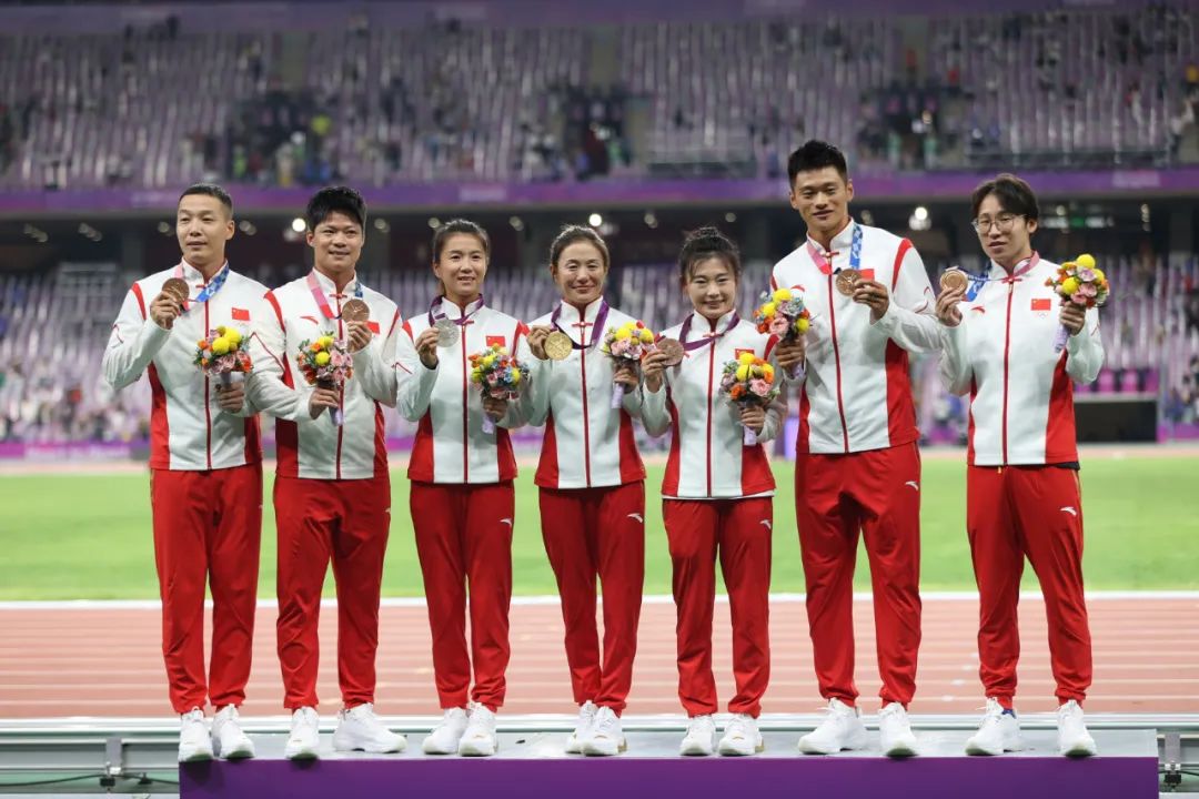 迟来的奥运奖牌，今天戴上了！