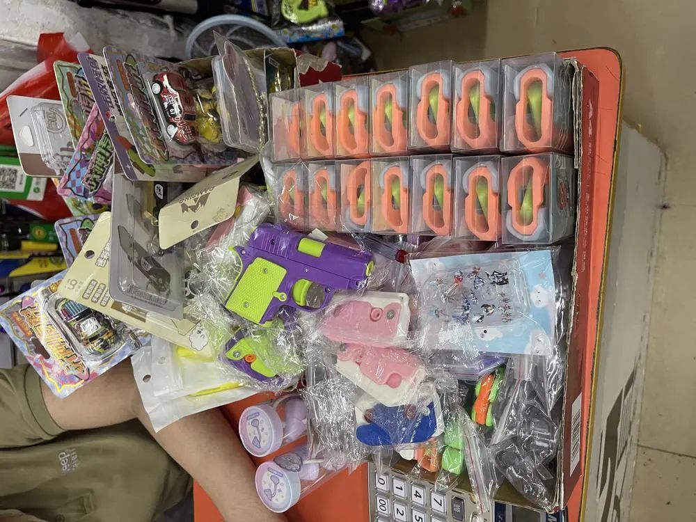 “鼻吸能量棒”风靡校园！专家提醒：有害身心健康！