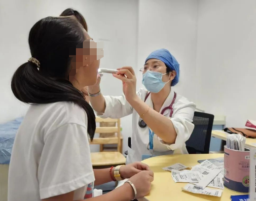 父子双双确诊，这病无法自愈且隐蔽性强！很多人以为是过敏 ... ...