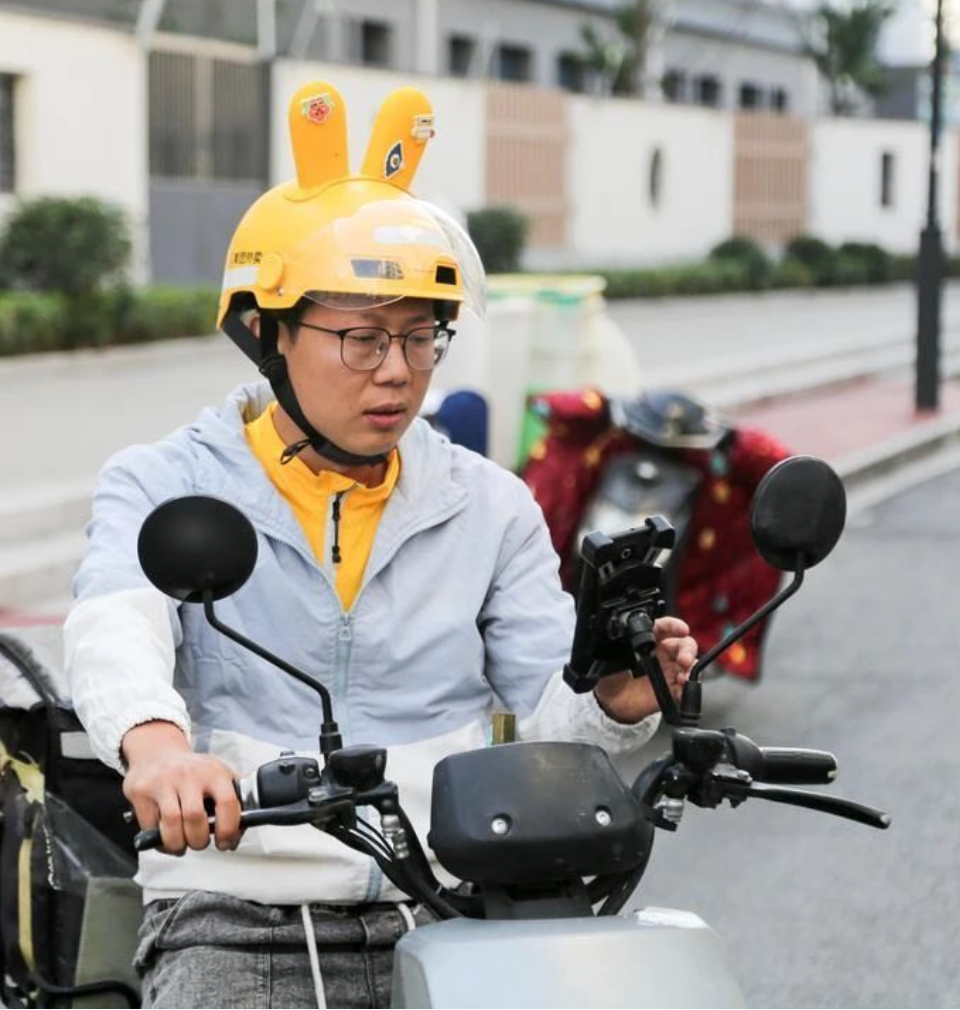 “跳桥救人小哥”彭清林，新身份+1！